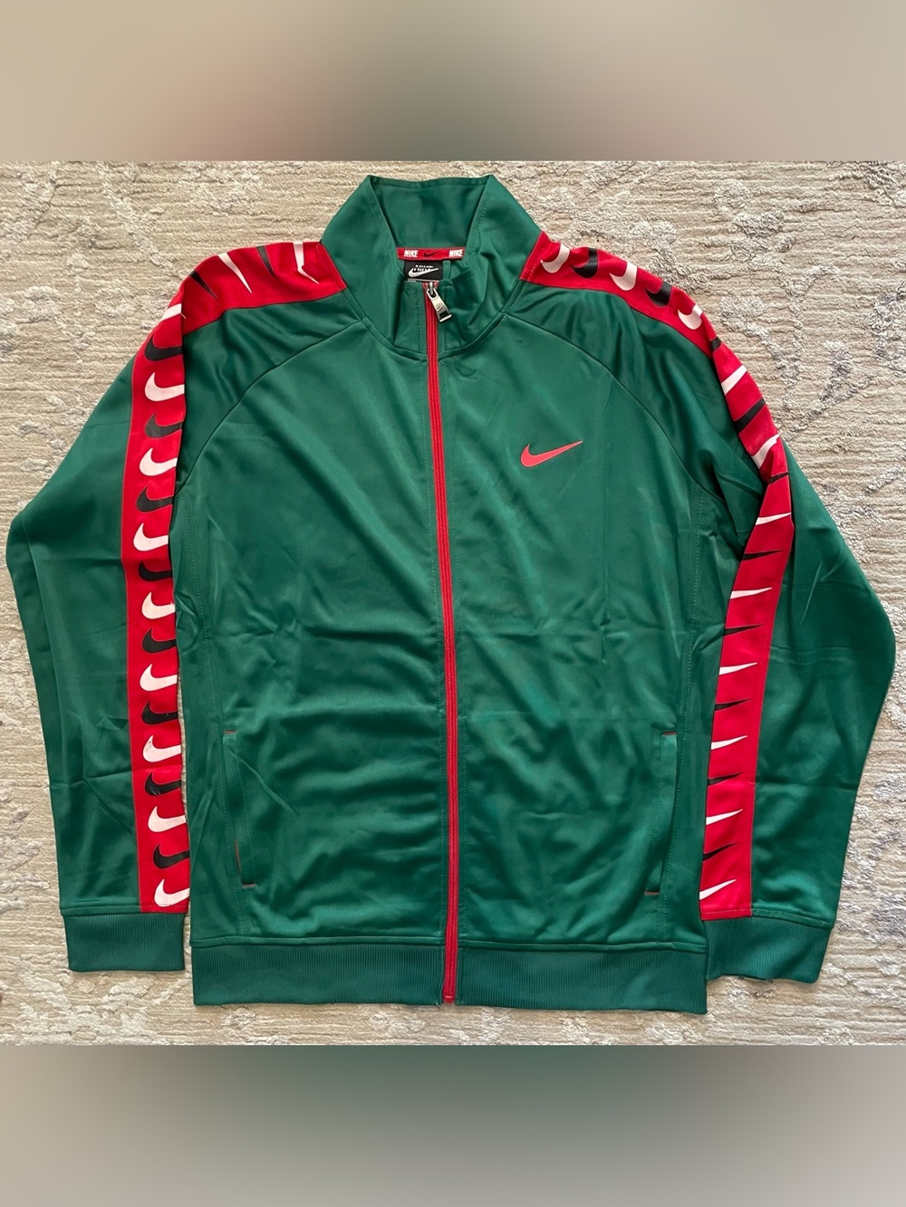 Nike - Zip up track jacket Size Large